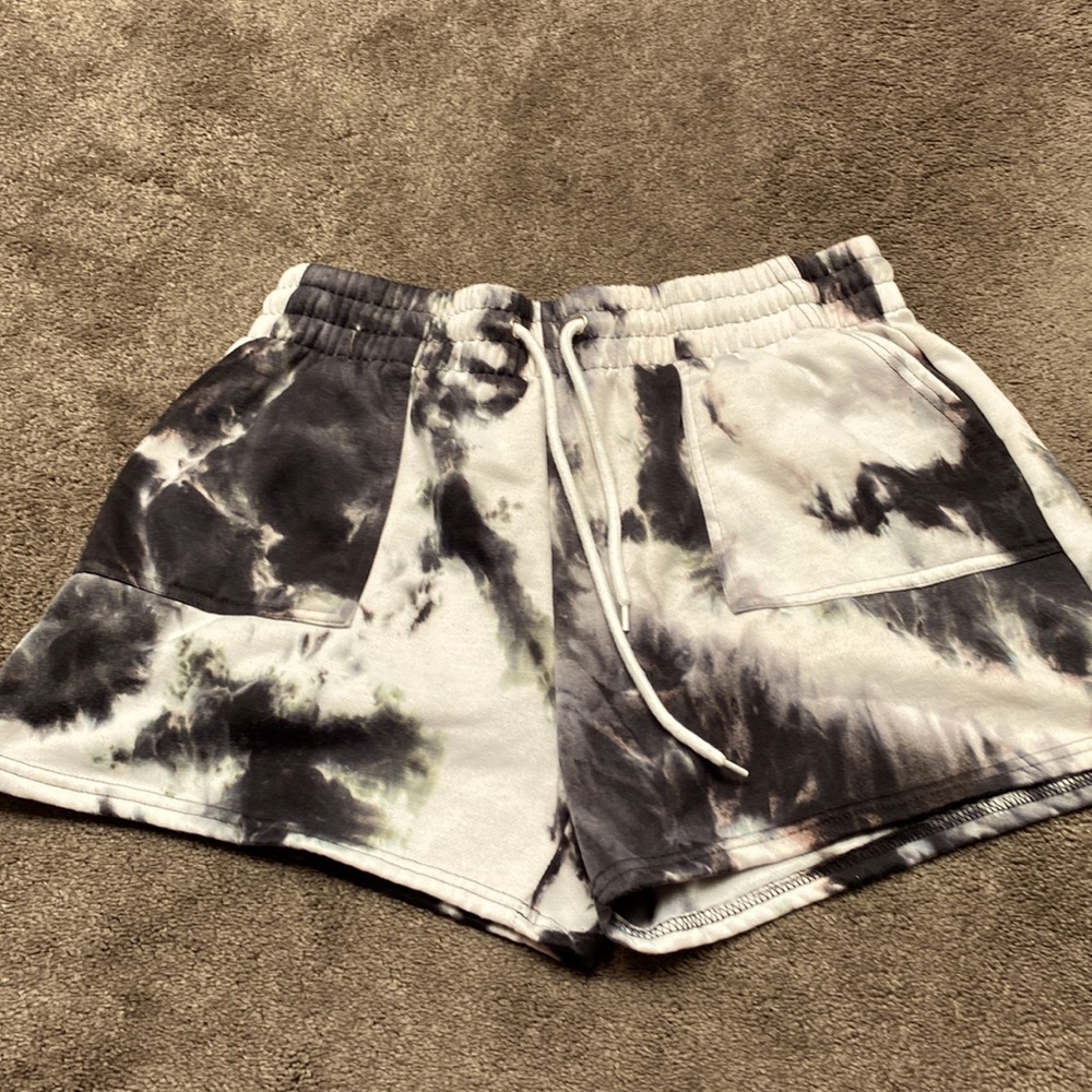 Justify oversized comfy shorts